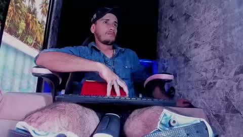 Axell Cross2 online show from 7, 3, 2026