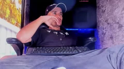 Axell Cross2 online show from 12, 3, 2026