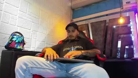 Axell Cross2 online show from 24, 3, 2026