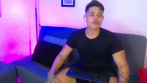 Snapshot of axell_dior chatting on 18, 1, 2025 axell online show from 18, 1, 2025