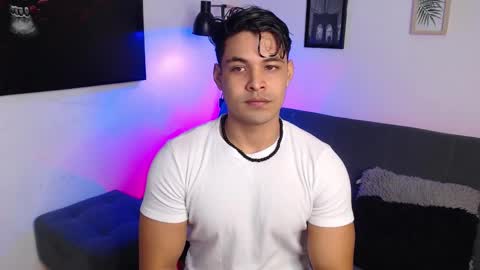 Snapshot of axell_dior chatting on 19, 10, 2025 axell online show from 19, 10, 2025