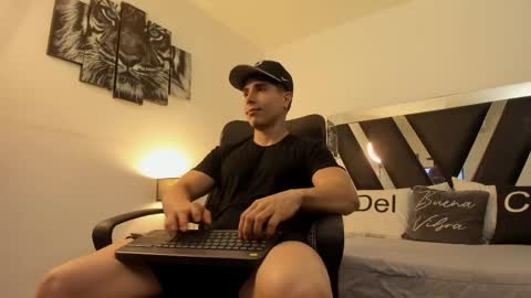 axelmartinezz online show from 19, 4, 2026