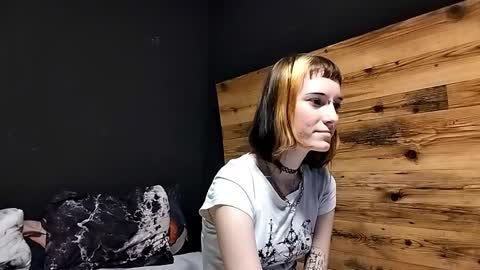 Snapshot of ayannapoellinetz chatting on 7, 10, 2025 Eva online show from 7, 10, 2025