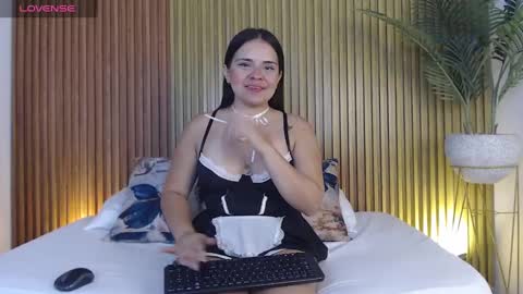 Alyda Jaramillo online show from 24, 1, 2025