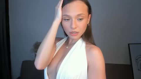 Snapshot of ayladrew chatting on 23, 2, 2025 Hi my names Eva 3 online show from 23, 2, 2025