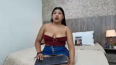 Ayleen Collins online show from 30, 6, 2026