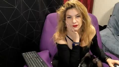 Dominatrix Queen online show from 18, 2, 2025