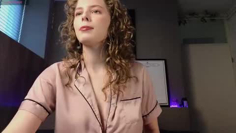 Snapshot of ayreenmoore chatting on 8, 2, 2026 Ayreen Moore online show from 8, 2, 2026