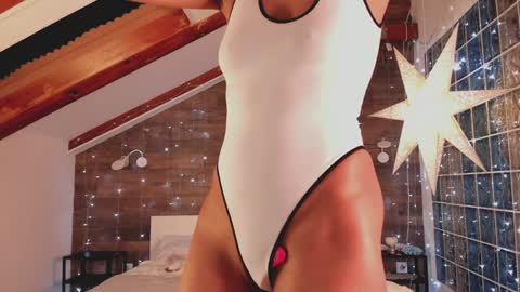 azaliaswallows online show from 27, 1, 2025