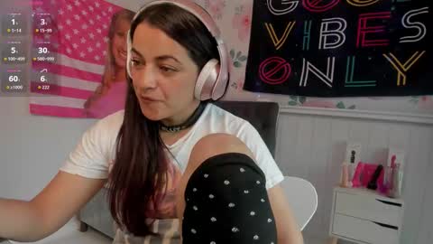 Azucena R online show from 30, 10, 2025