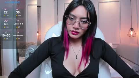 Snapshot of azurakindong chatting on 5, 3, 2025 Azura online show from 5, 3, 2025