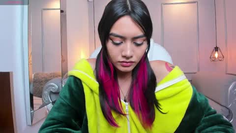 Snapshot of azurakindong chatting on 11, 3, 2025 Azura online show from 11, 3, 2025