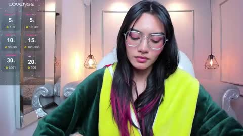 Snapshot of azurakindong chatting on 18, 9, 2025 Azura online show from 18, 9, 2025