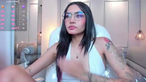 Snapshot of azurakindong chatting on 7, 10, 2025 Azura online show from 7, 10, 2025