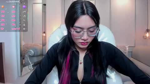 Snapshot of azurakindong chatting on 8, 10, 2025 Azura online show from 8, 10, 2025