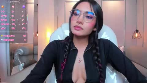 Snapshot of azurakindong chatting on 15, 10, 2025 Azura online show from 15, 10, 2025