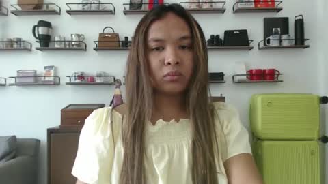 Snapshot of babaeng_sygbin chatting on 17, 10, 2025 marie online show from 17, 10, 2025