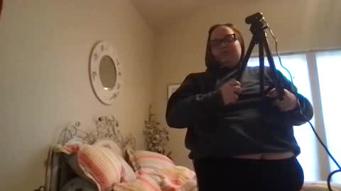 Carly online show from 27, 4, 2026