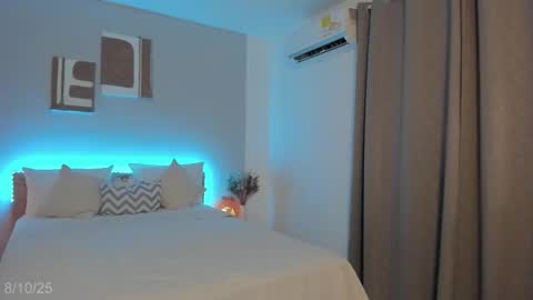 Snapshot of babesexy19_ chatting on 8, 10, 2025 itzell online show from 8, 10, 2025