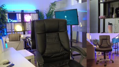 Snapshot of babesgowild chatting on 17, 2, 2026 Olivia and Lexi online show from 17, 2, 2026