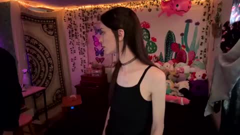 Fern Browning online show from 3, 2, 2025