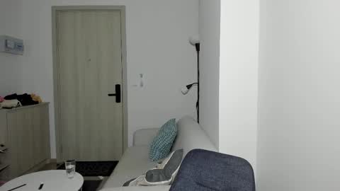 Call me baby  real name Eva   online show from 5, 3, 2025