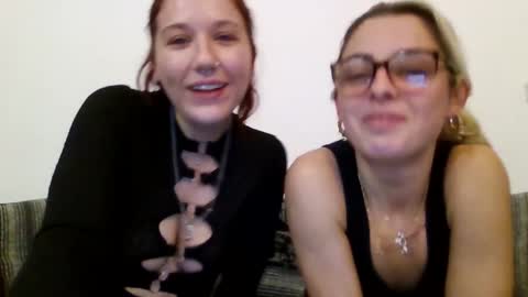 baby_girls2224 online show from 14, 1, 2026