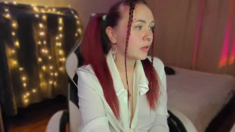 Heyy Im Kikuuu  Im so energetic  Catch my vibe online show from 14, 12, 2024