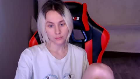 Snapshot of baby_kitte chatting on 13, 12, 2024 baby_kitte online show from 13, 12, 2024