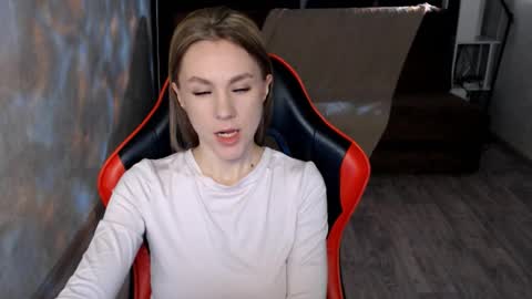 baby_kitte online show from 5, 2, 2026