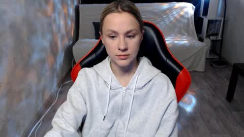 baby_kitte online show from 3, 3, 2026