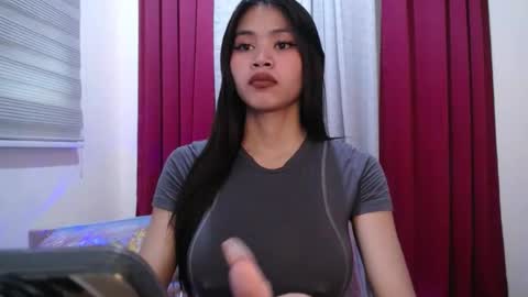 Snapshot of baby_love143 chatting on 7, 7, 2026 sky online show from 7, 7, 2026