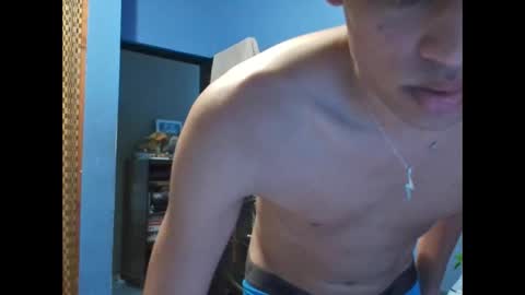 Snapshot of baby_mooonx chatting on 28, 11, 2025 adrian online show from 28, 11, 2025