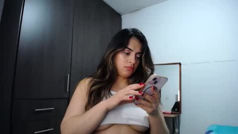 Snapshot of baby_roose chatting on 4, 12, 2024 Baby online show from 4, 12, 2024