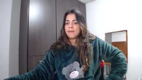 Snapshot of baby_roose chatting on 5, 1, 2025 Baby online show from 5, 1, 2025