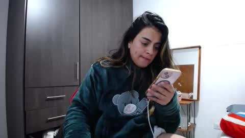 Snapshot of baby_roose chatting on 5, 1, 2025 Baby online show from 5, 1, 2025