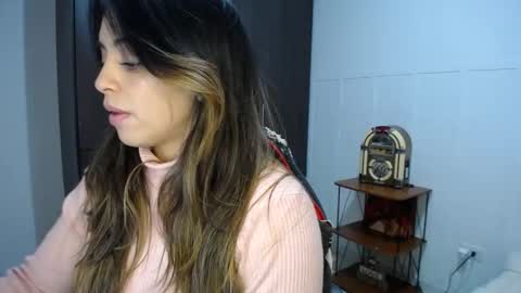 Snapshot of baby_roose chatting on 18, 1, 2025 Baby online show from 18, 1, 2025