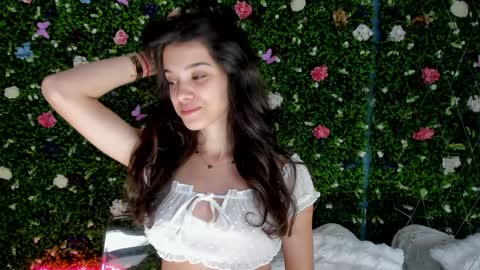 Aylin  online show from 19, 9, 2025