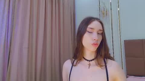 Snapshot of babylisabrown chatting on 25, 6, 2026 Annie online show from 25, 6, 2026