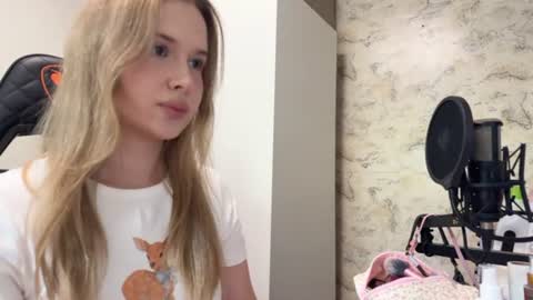 backstage_couple online show from 18, 7, 2026