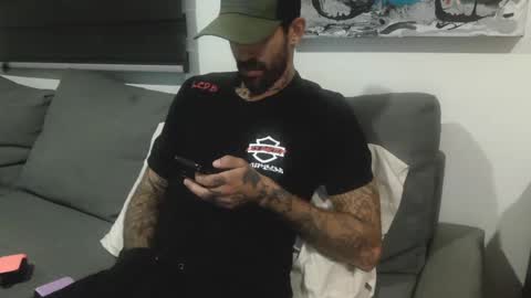 BadCouple  online show from 26, 9, 2025