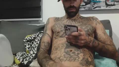 BadCouple  online show from 27, 10, 2025