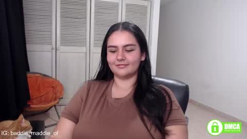 Snapshot of baddie_maddie_ chatting on 7, 10, 2025 want custom text me through my snap 3 online show from 7, 10, 2025