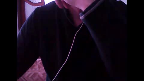 Snapshot of baiat_frumusel chatting on 8, 12, 2024 baiat_frumusel online show from 8, 12, 2024