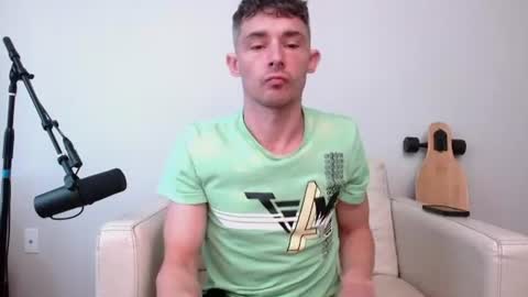 bananacurvesleft online show from 23, 6, 2026