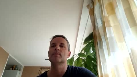 Snapshot of bananasplit1900 chatting on 18, 10, 2025 bananasplit1900 online show from 18, 10, 2025