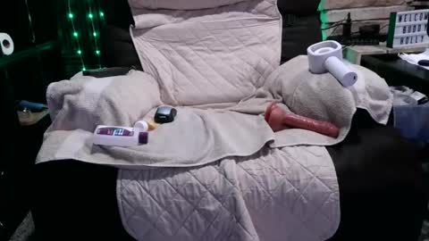 Snapshot of banjoey48 chatting on 15, 12, 2024 BANJOEY online show from 15, 12, 2024