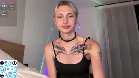 Snapshot of barbie_bi chatting on 20, 9, 2025 My name is Molly. Please say hello I like talking to you. If you have any wishes or obscene desires please use the tip menu online show from 20, 9, 2025