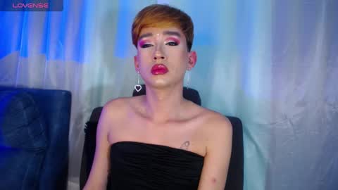          I work from home this is my room 3 online show from 27, 1, 2025