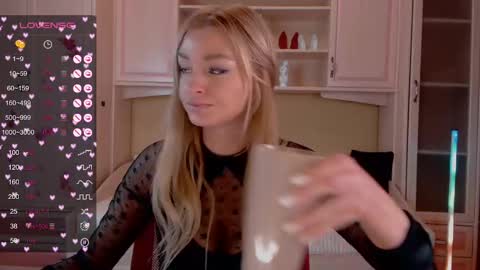 Snapshot of barbie_kiss1 chatting on 5, 2, 2025 barbie online show from 5, 2, 2025